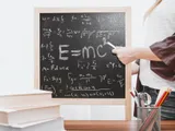 Есть ли связь между уровнем образования и религиозностью?